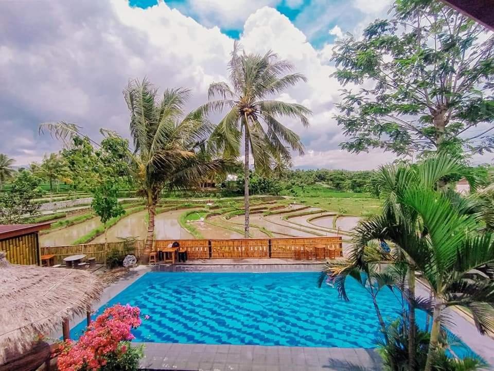 Peraja Bungalows Loyok Sangyang Kültér fotó