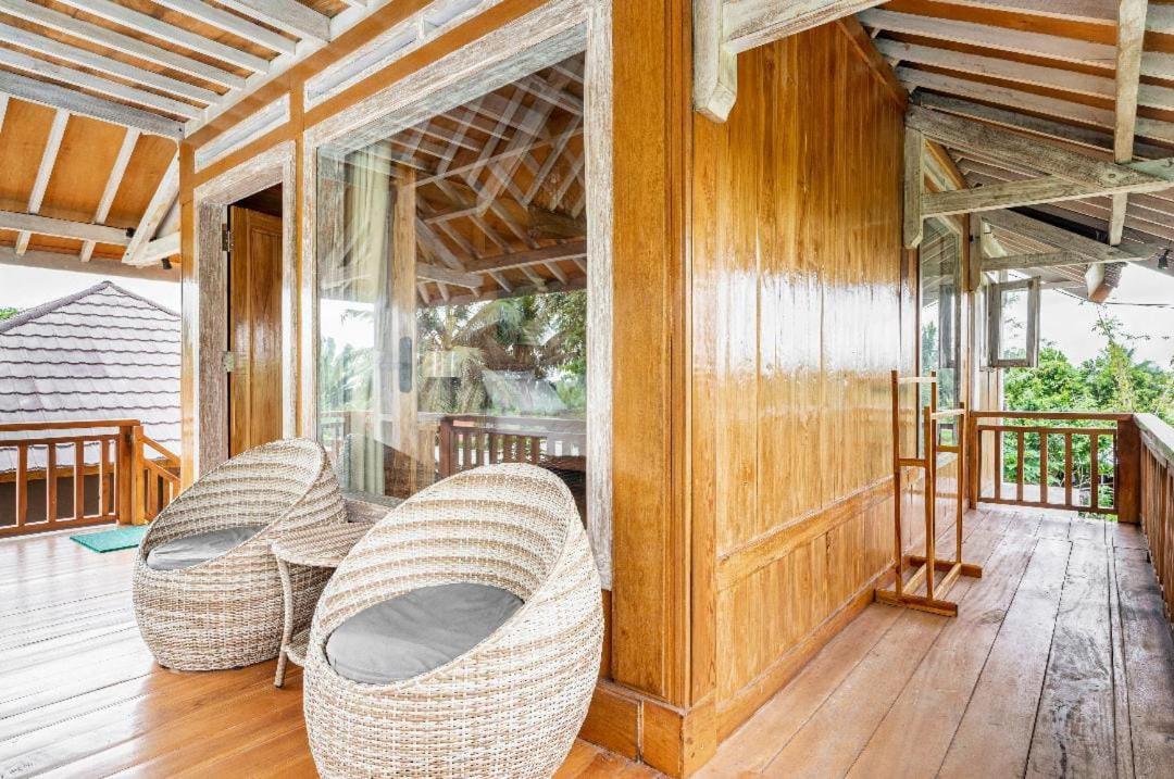Peraja Bungalows Loyok Sangyang Kültér fotó