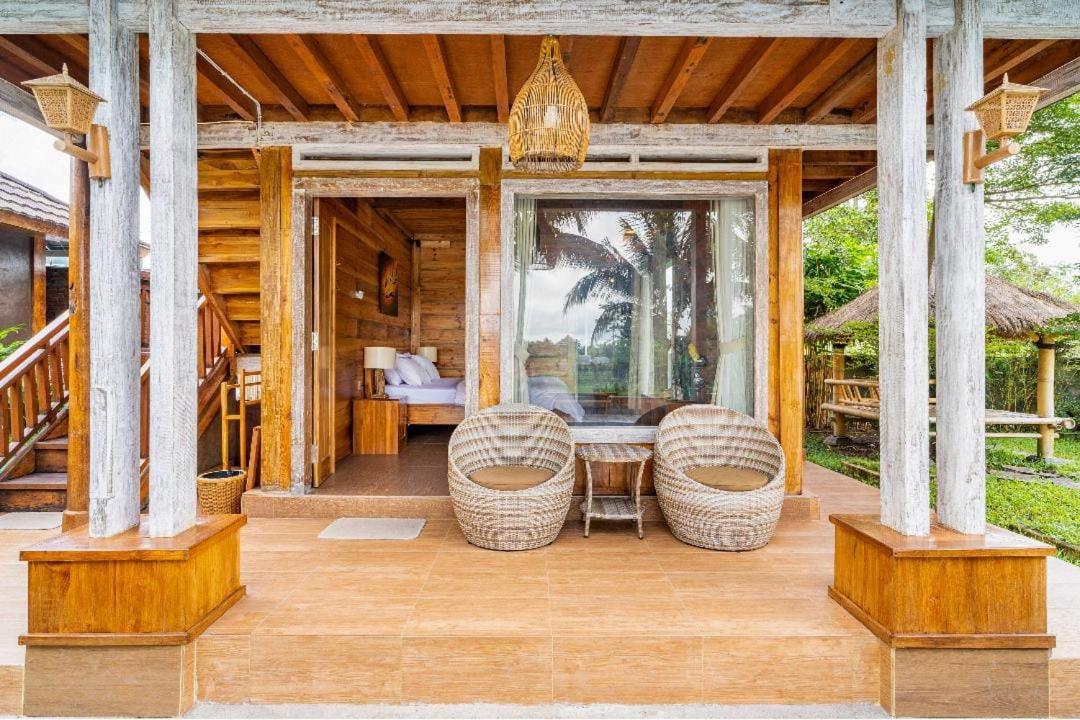Peraja Bungalows Loyok Sangyang Kültér fotó