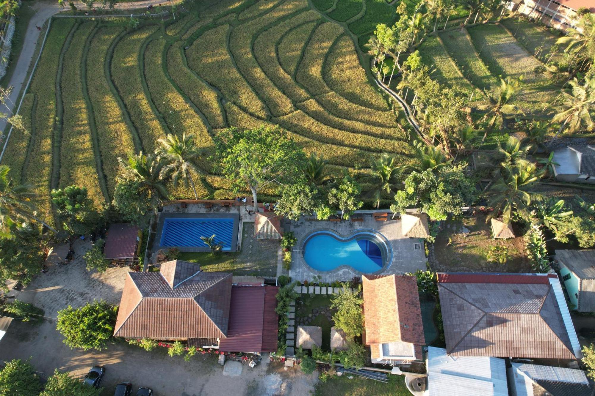 Peraja Bungalows Loyok Sangyang Szoba fotó
