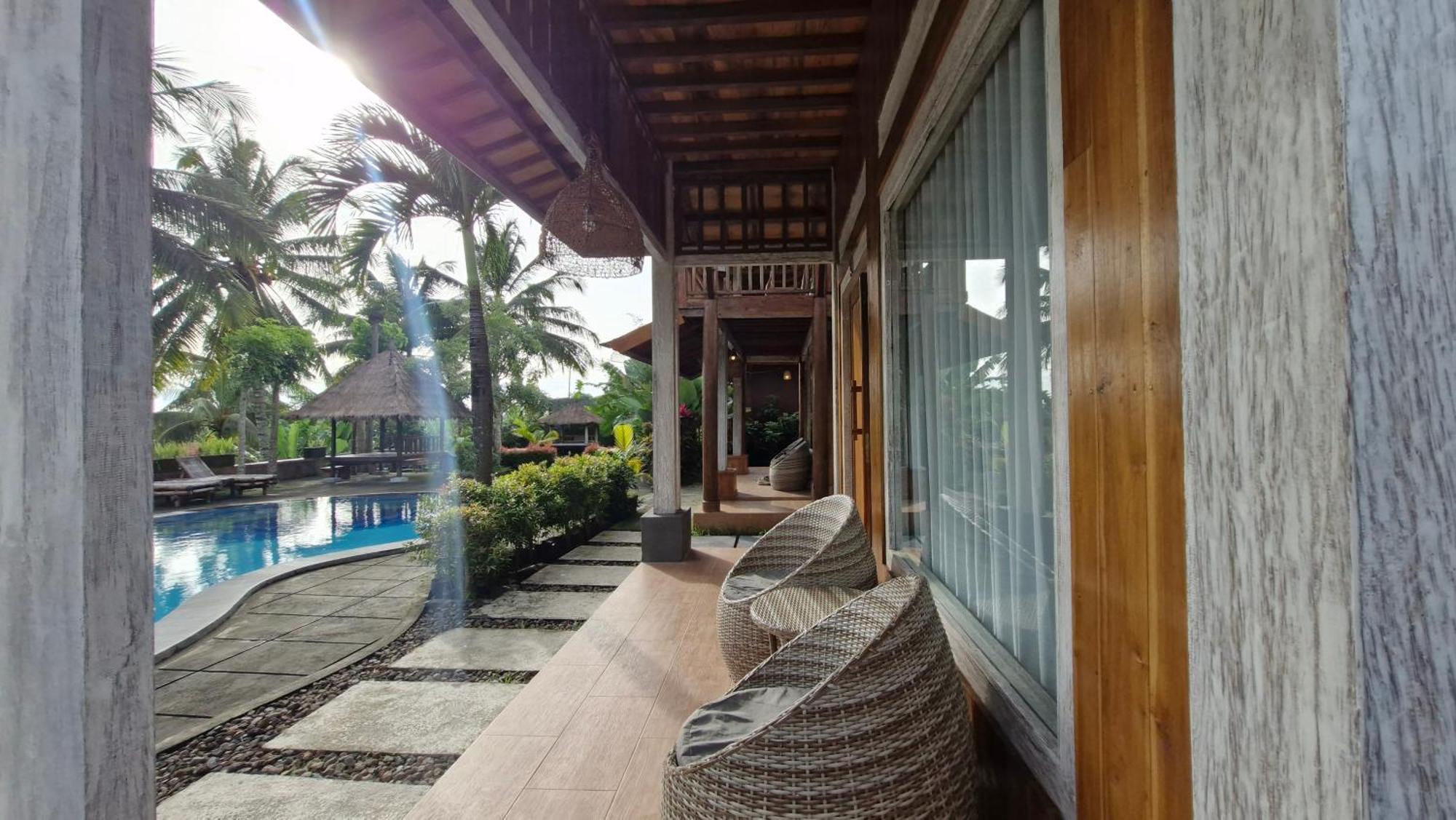 Peraja Bungalows Loyok Sangyang Kültér fotó