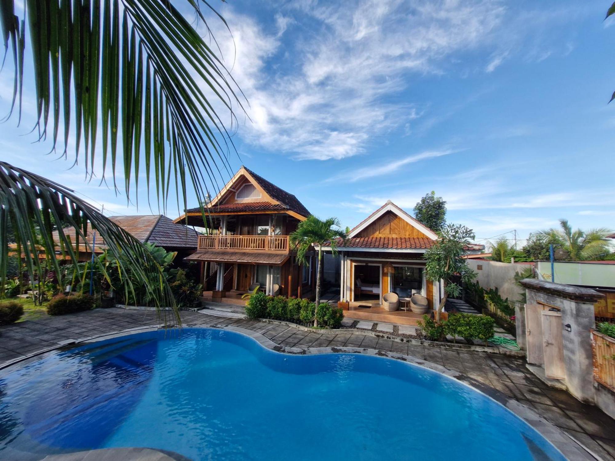 Peraja Bungalows Loyok Sangyang Szoba fotó